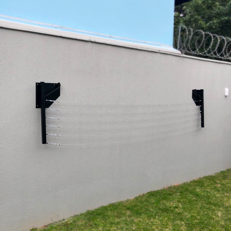 Varal Artesanal de Muro Retrátil Preto
