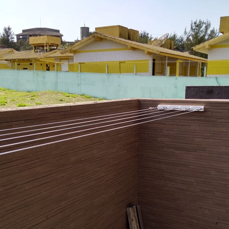 Varal Artesanal de Muro Parede a Parede Fixo de Inox